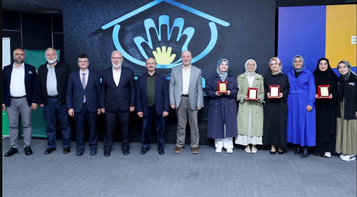 Umre ödüllü “Evlilik ve aile gelişim akademisi” tamamlandı