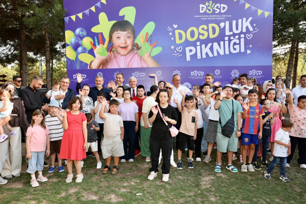 Vali  Akın, DOSD’luk Pikniği’nde Down Sendromlu Çocuklarla Bir Araya Geldi