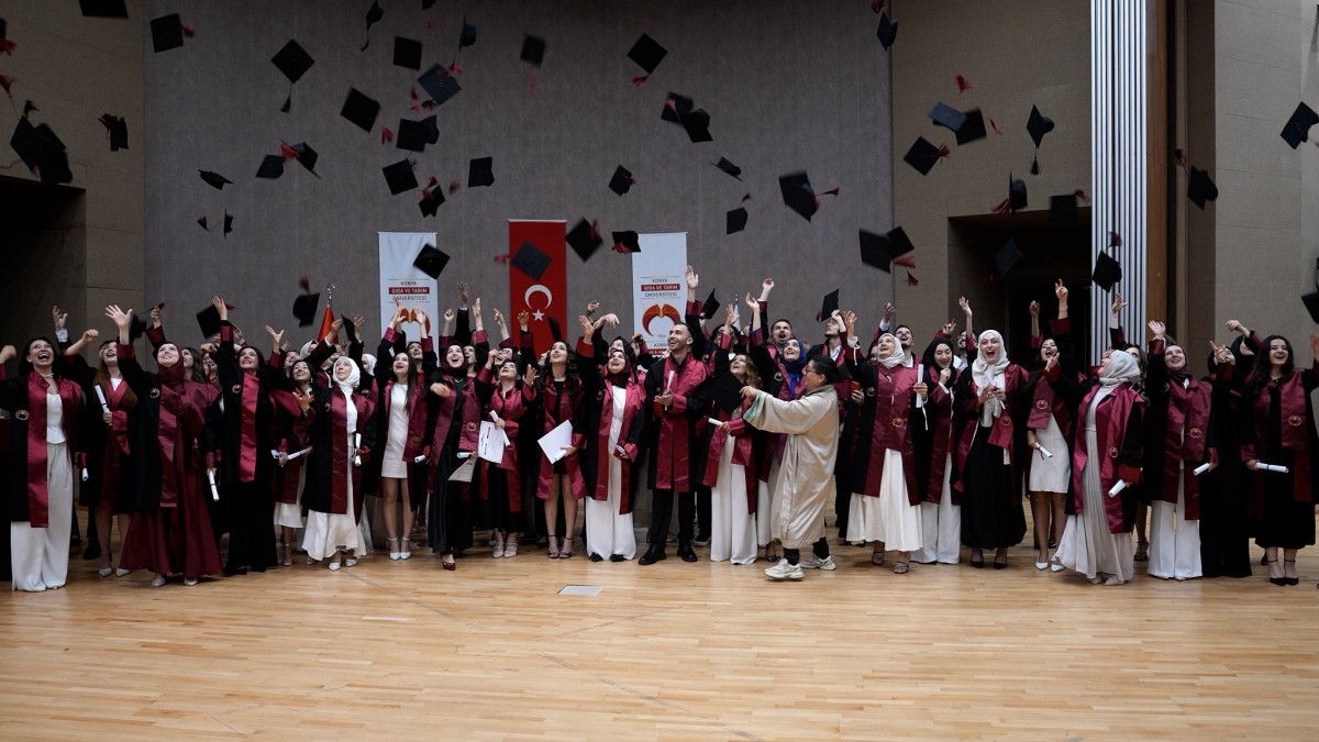 KGTÜ’de Mezuniyet Coşkusu: Geleceğin Mimarları Uğurlandı