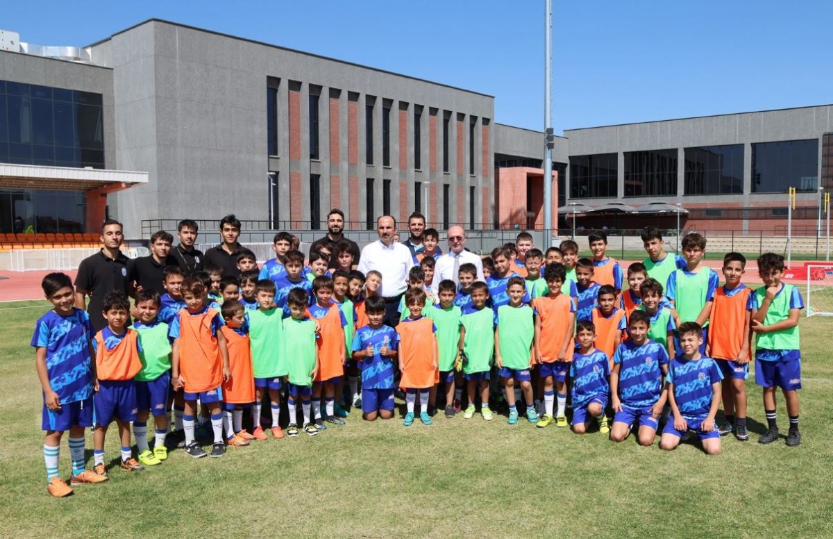 Konya Selçuklu'da minik sporculara ziyaret