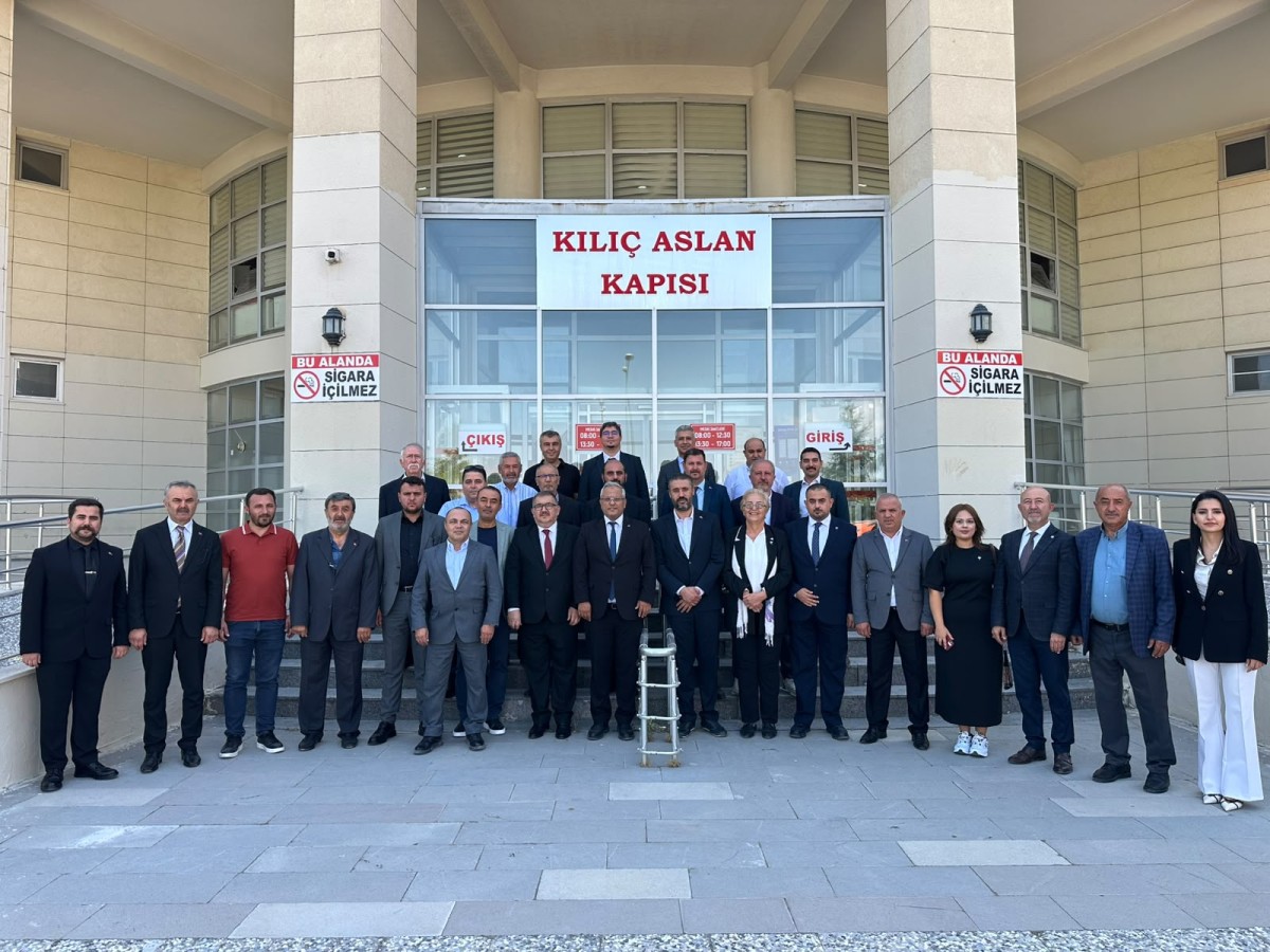 MHP Konya İl Başkanı Sedat Göncü ve Yönetimi Mazbatasını Aldı