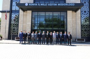 Konya'da Anadolu Mektebi İçin Anlamlı Buluşma: Vali Akın Öğretmenlerle Bir Araya Geldi